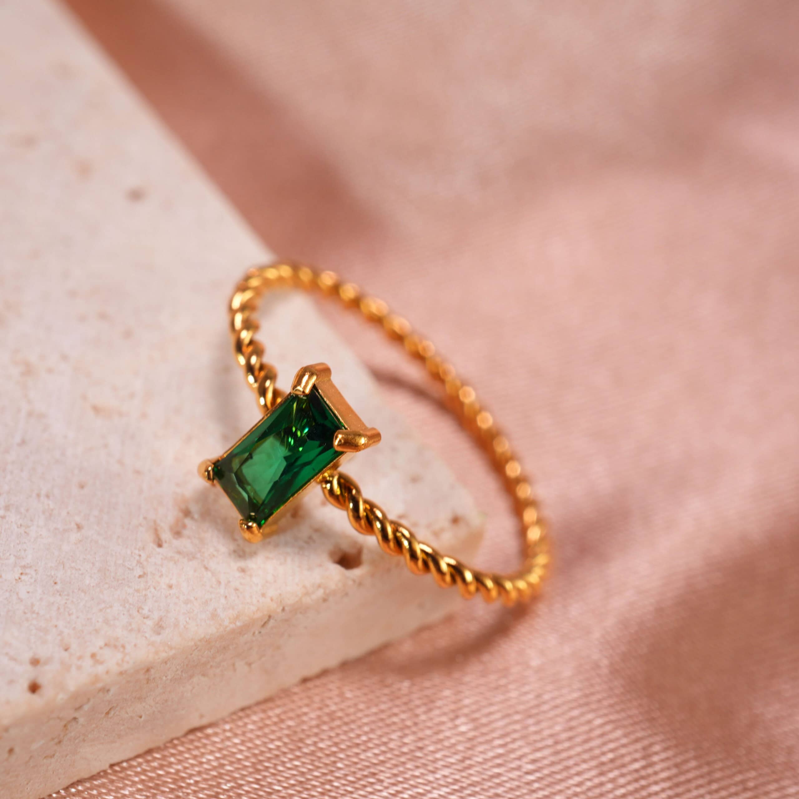 18k-gold-plated-green-zircon-ring-01