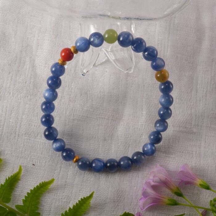 Gemstone Bracelet Featuring Kyanite, Agate, and Chalcedony in a Serene Setting