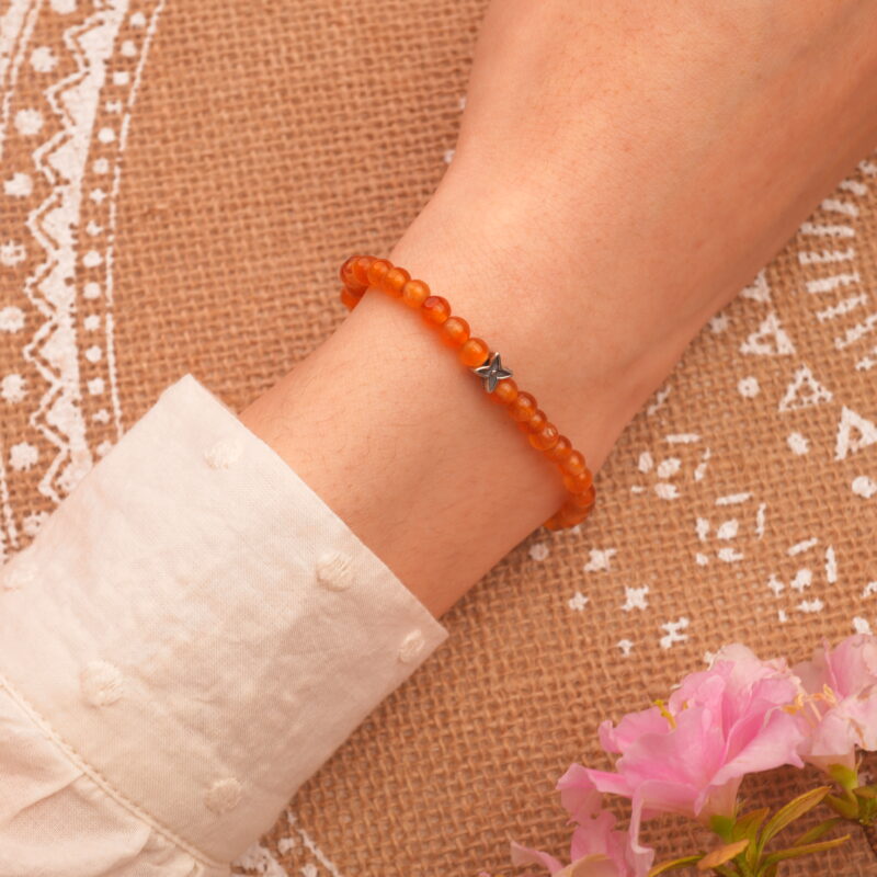 Wearing Agate Bracelet – Elegant Agate Jewelry on Wrist