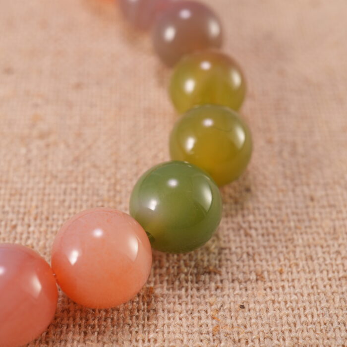 Detailed View of Agate Beads and S925 Silver Clasp – Heart Bracelet Design