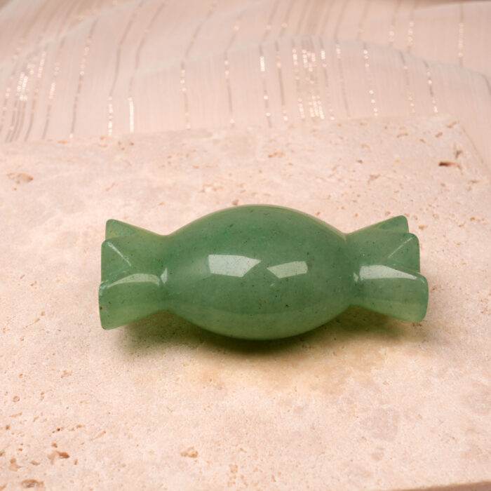 natural-green-onyx-candy-figurine-detail.jpg" alt="Close-up detail of Natural Green Onyx Candy Figurine showing smooth polished surface and rich green color variations