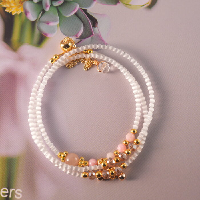 Full-length image of the necklace laid flat to reveal the bead pattern.