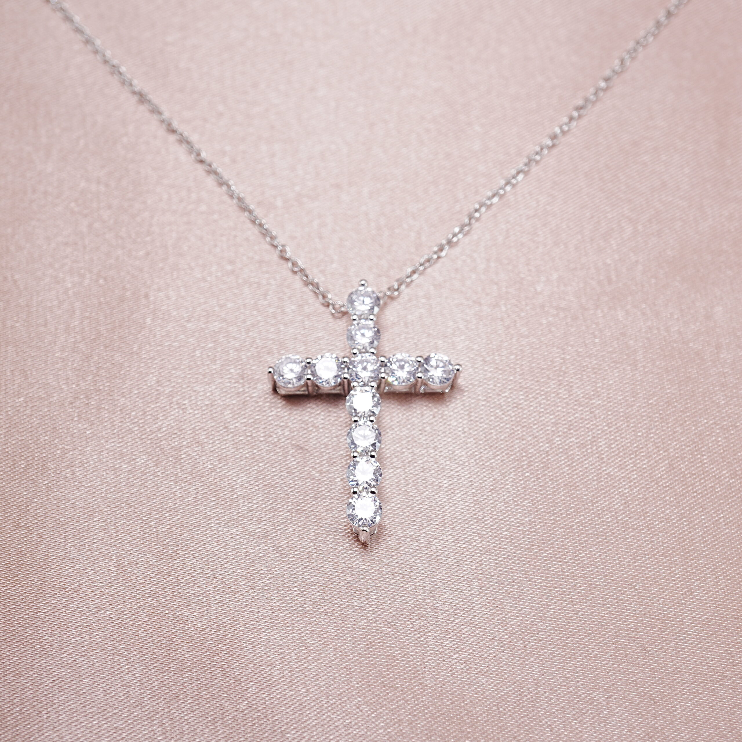 925-moissanite-cross-necklace-main.jpg 925 sterling silver moissanite cross necklace – main image